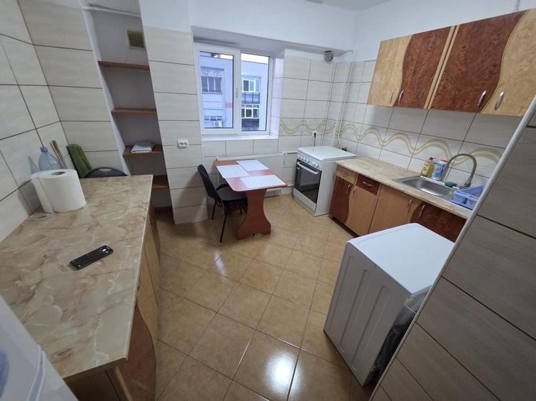 Garsonieră decomandată în Păcii