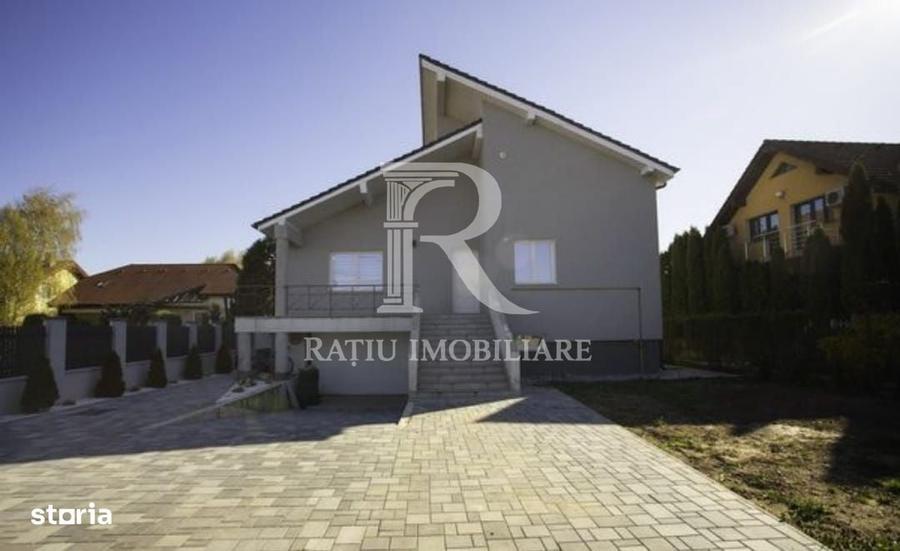 Casă cu 4 camere în Sântandrei