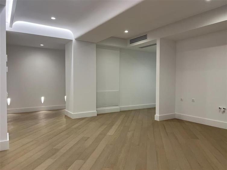 Apartament cu 3 camere decomandat în Iancu Nicolae