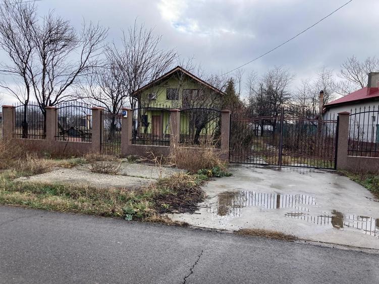 Casă cu 4 camere în Gurbănești