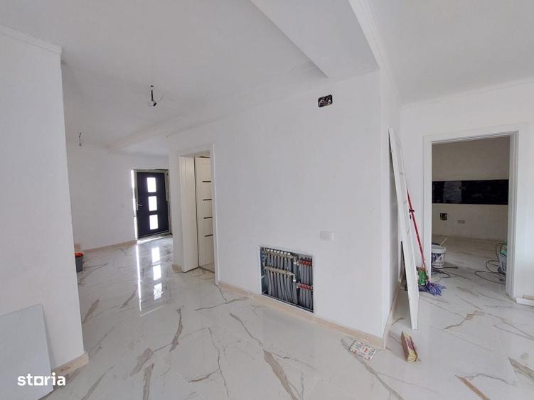 Casă cu 4 camere în Albești