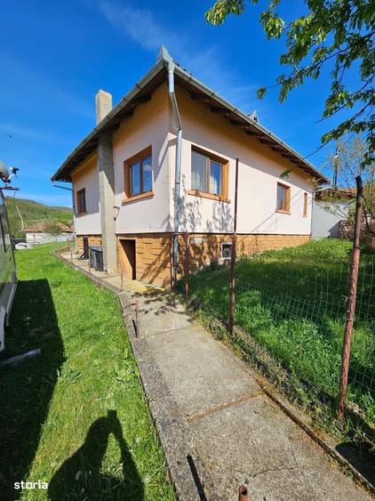 Casă cu 3 camere în Lunca