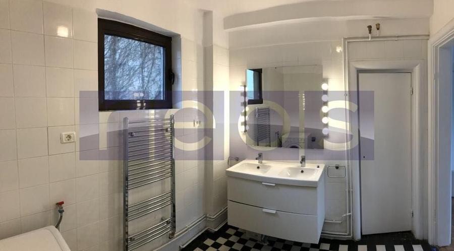 Apartament cu 5 camere semidecomandat, mobilat în Amzei
