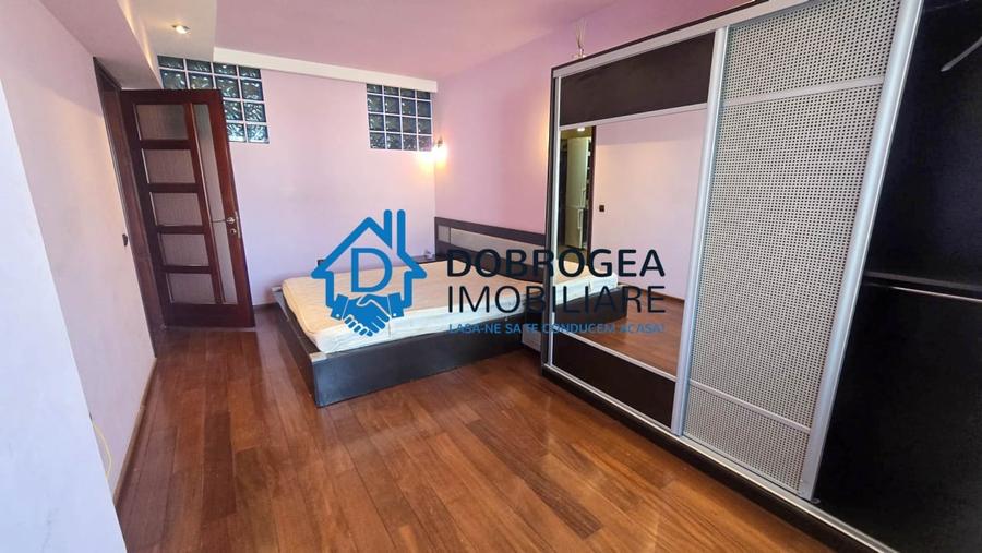 Apartament cu 2 camere decomandat în E3
