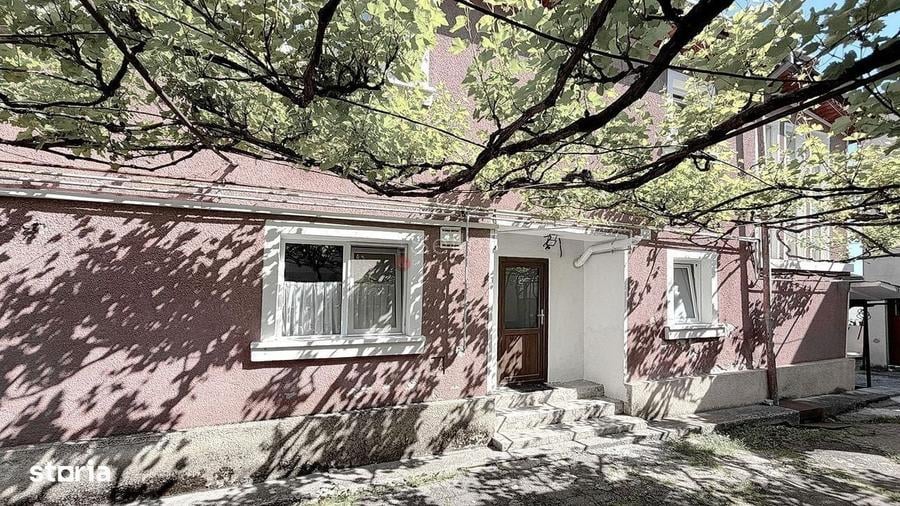 Casă cu 4 camere în Noua