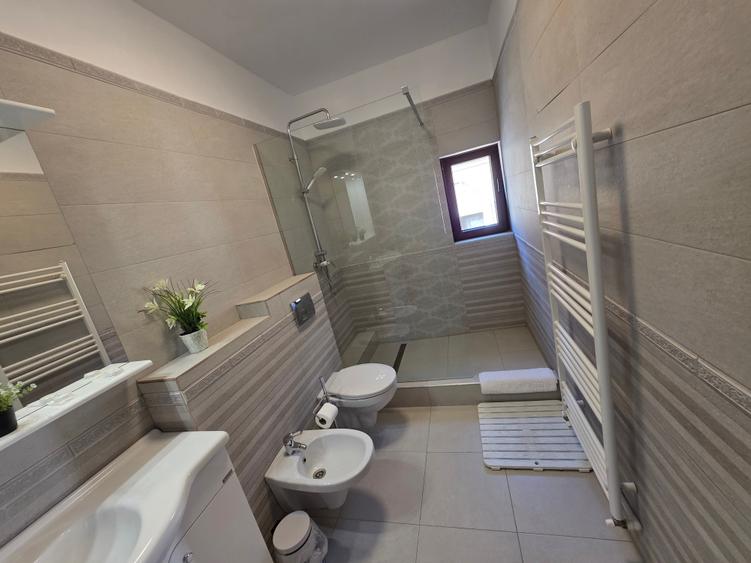 Casă individuală cu 2 camere cu Teren 100 Mp în Ultracentral