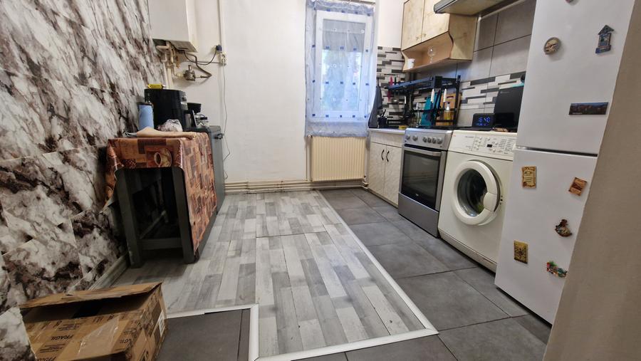 Apartament cu 2 camere semidecomandat în Astra