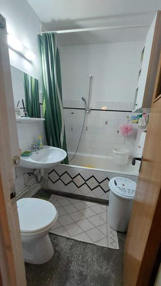 Apartament cu 3 camere decomandat în Dacia