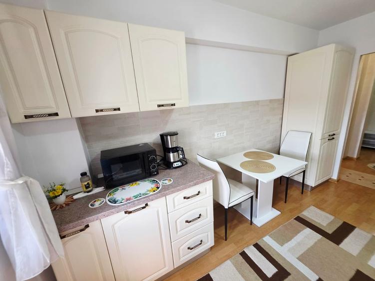 Apartament cu 2 camere decomandat în 9 Mai