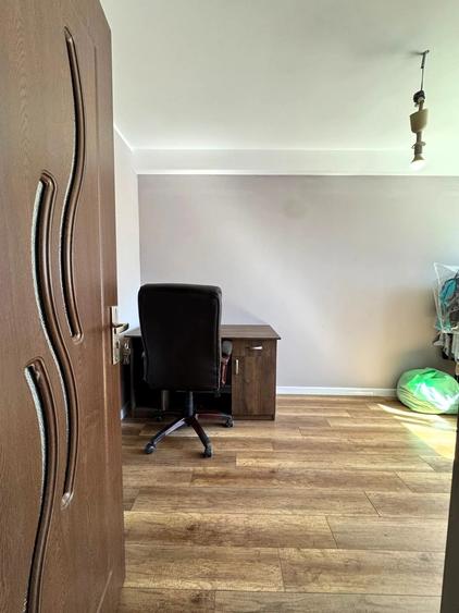 Apartament cu 3 camere semidecomandat în Tătărași