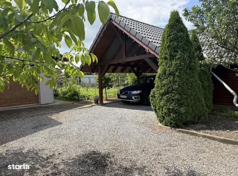 Casă cu 4 camere în Crăciunești