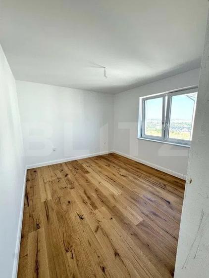 Apartament cu 3 camere decomandat în Ipotești