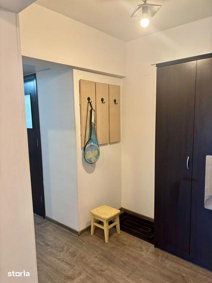 Apartament cu 3 camere decomandat în Podu Roș