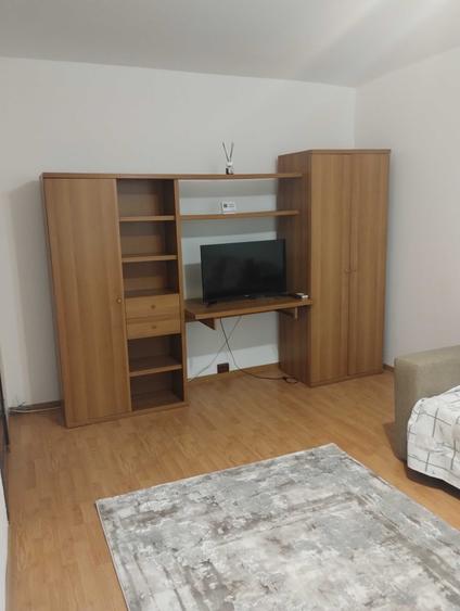 Garsonieră semidecomandată în Unirii Centru