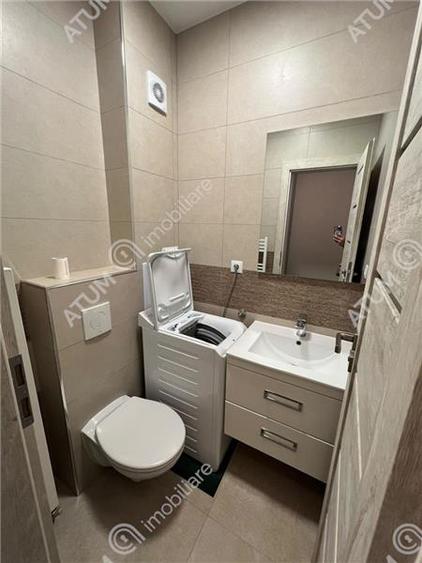 Apartament cu 3 camere decomandat, mobilat în Șelimbăr