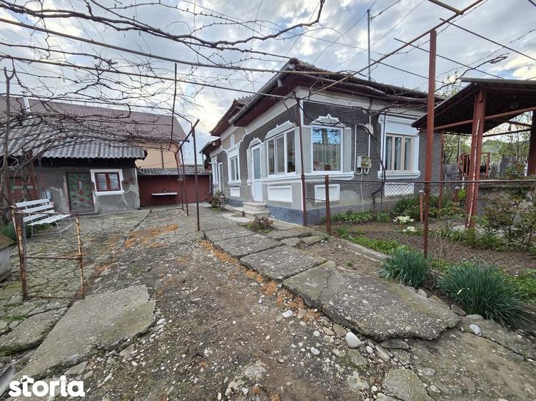 Casă cu 2 camere cu Teren 395 Mp în Șotânga