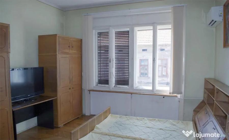 Apartament cu 4 camere decomandat în Bălcescu