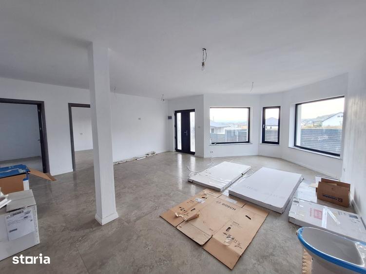 Casă cu 3 camere cu Teren 325 Mp în Hemeiuș