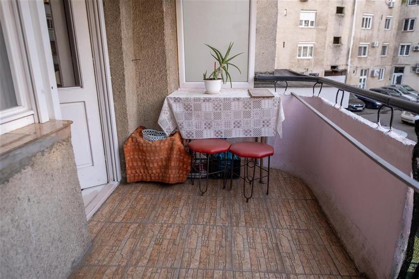 Apartament cu 4 camere decomandat în Decebal