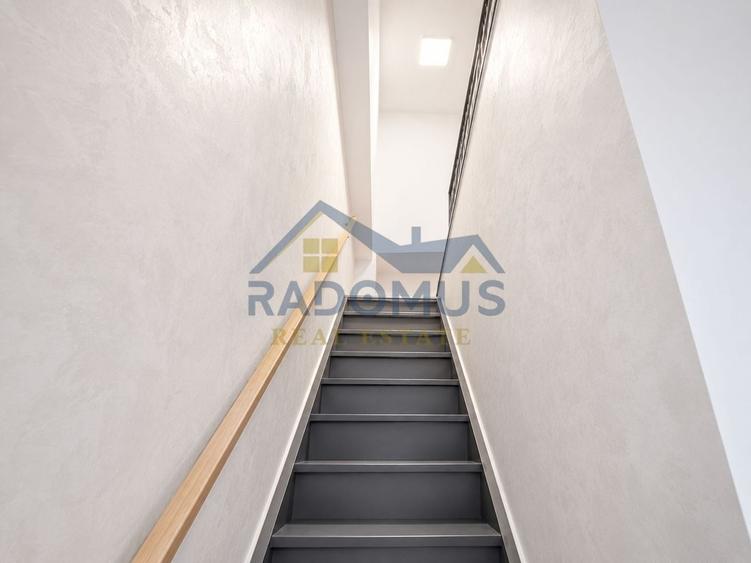 Casă individuală cu 10 camere cu Canalizare în Ultracentral