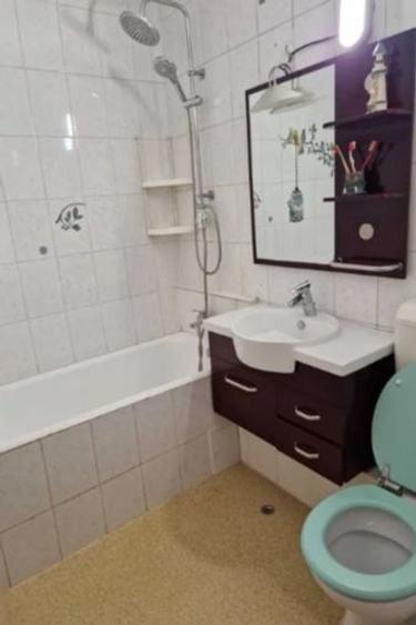 Apartament cu 3 camere decomandat în Crângași