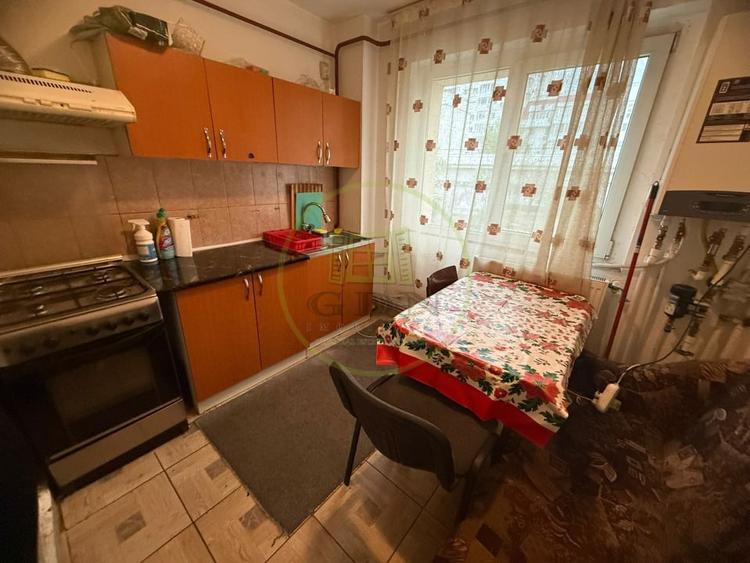 Apartament cu 2 camere semidecomandat, mobilat în Lăpuș