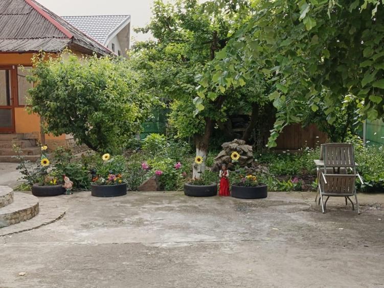 Casă cu 5 camere cu Teren 500 Mp în Valu lui Traian