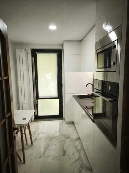 Apartament cu 2 camere semidecomandat în Brazda lui Novac