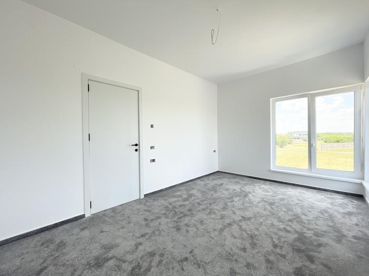 Duplex cu 3 camere cu Teren 330 Mp în Moșnița Veche