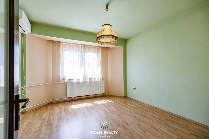 Casă cu 11 camere cu Canalizare în Lugoj