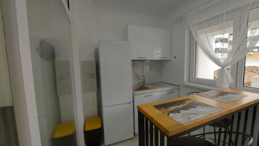 Apartament cu 2 camere decomandat în Berceni