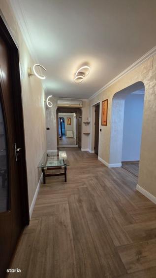 Apartament cu 3 camere decomandat în Central