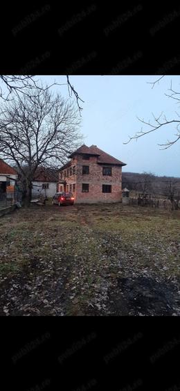 Casă cu 6 camere în Cizer