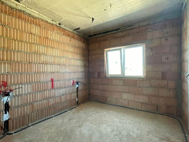 Casă individuală cu 3 camere cu Teren 310 Mp în Urseni