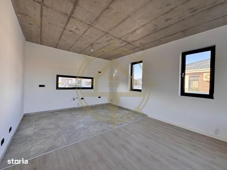 Casă cu 4 camere decomandat în Dumbrăveni