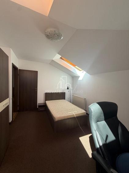 Apartament cu 5 camere decomandat în 7 Noiembrie