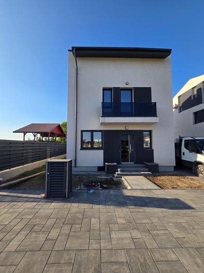 Duplex cu 4 camere cu Teren 300 Mp în Central