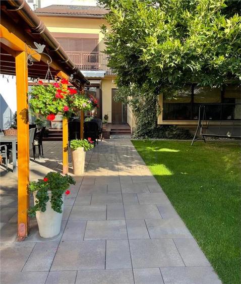 Casă individuală cu 5 camere cu Piscina în Elisabetin