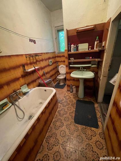 Casă cu 5 camere în Central