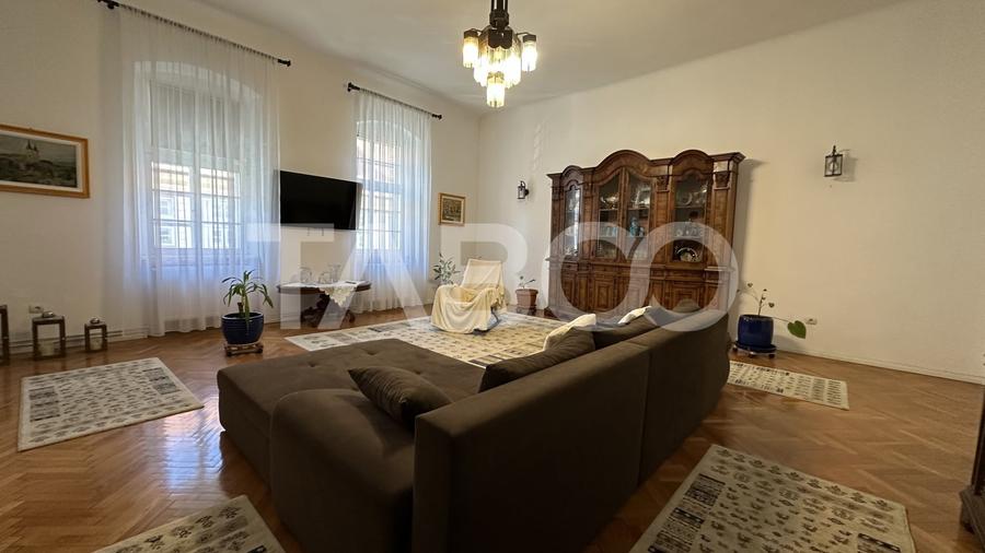 Apartament cu 2 camere semidecomandat, mobilat în Ultracentral