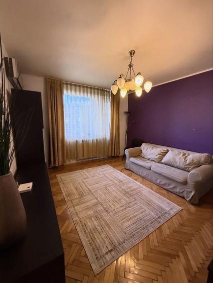 Apartament cu 3 camere semidecomandat în Ștefan cel Mare