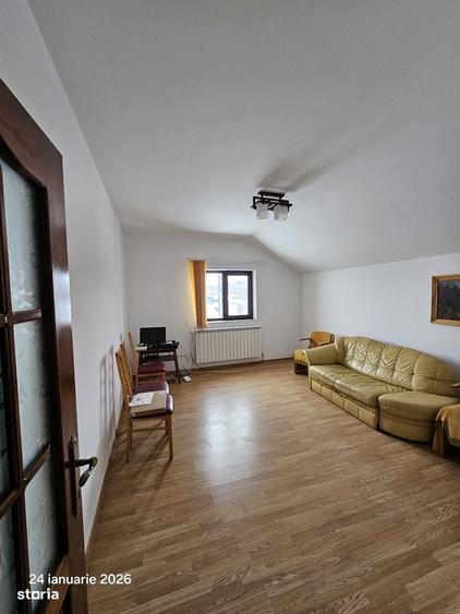 Casă cu 4 camere în Hudum