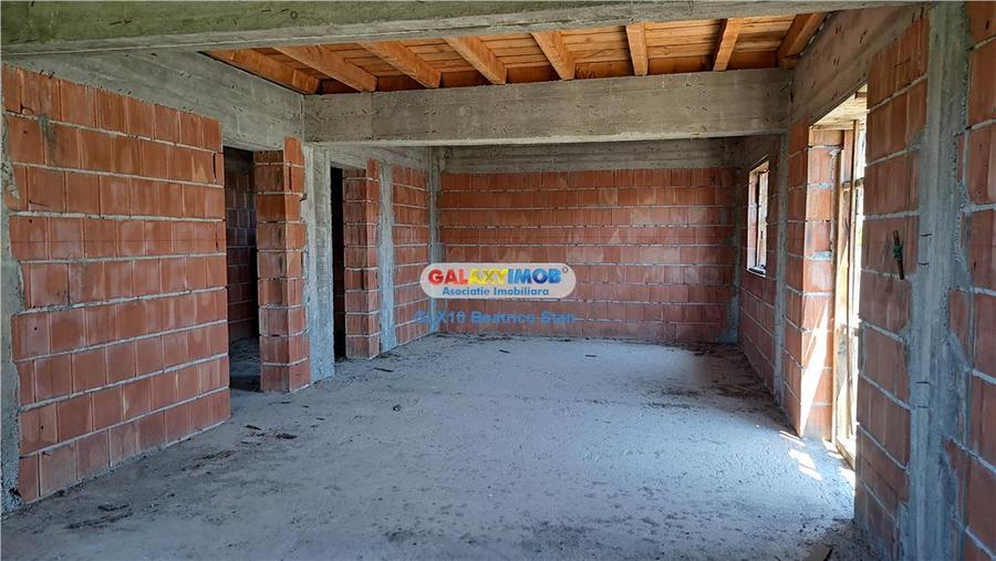 Casă cu 4 camere cu Teren 268 Mp în Est
