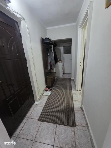 Apartament cu 4 camere semidecomandat în Hipodrom