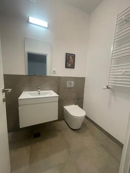 Apartament cu 2 camere decomandat, mobilat în Baza 3