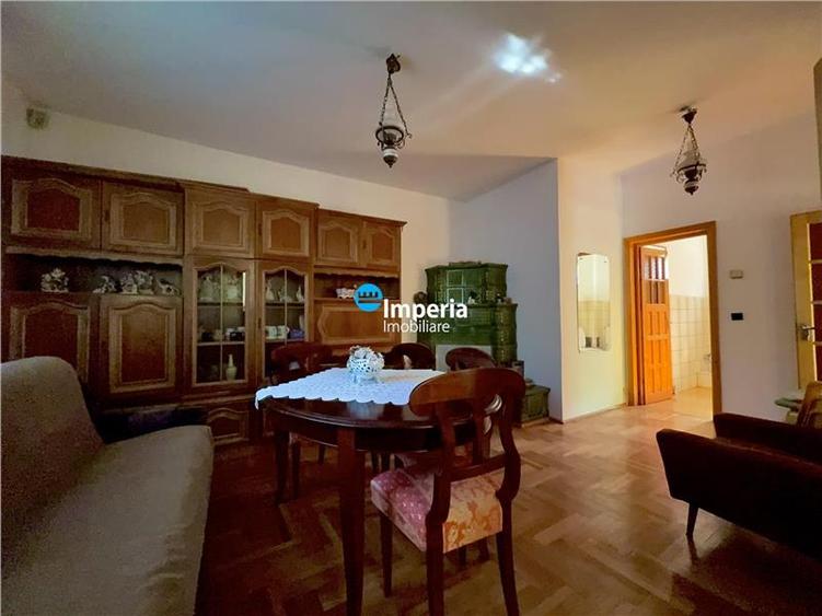 Casă cu 3 camere cu Teren 2553 Mp în Luncani