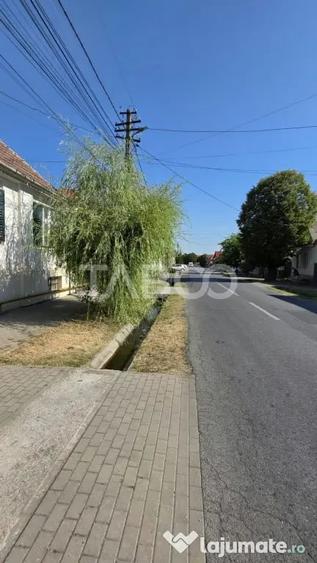 Casă cu 2 camere cu Teren 720 Mp în Petrești