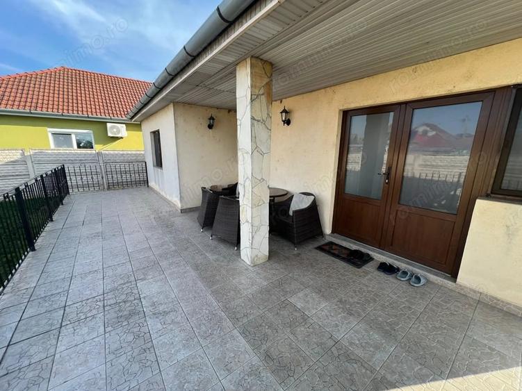 Casă cu 4 camere cu Teren 520 Mp în Sântion