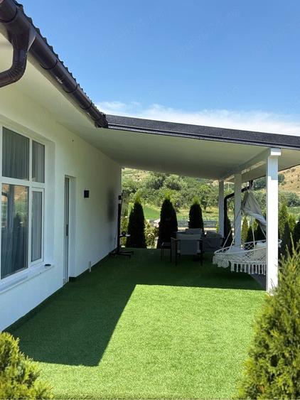 Casă cu Teren 1400 Mp în Suatu