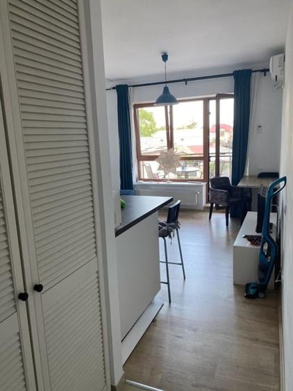 Apartament cu 2 camere semidecomandat în Mihai Bravu